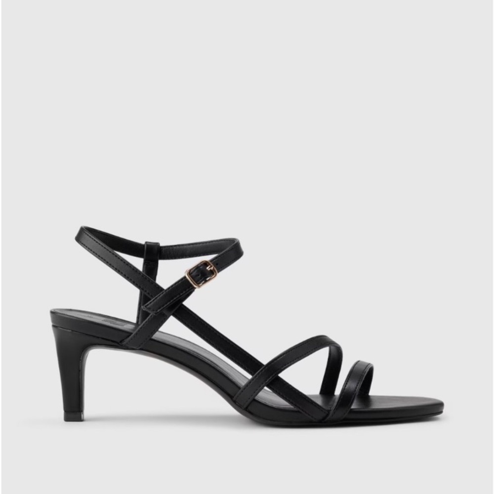 GAP Strappy Heels - Picture 2 of 7